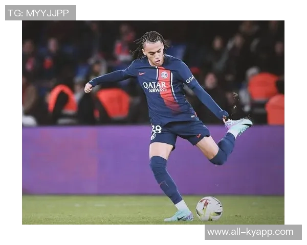 伊桑绝平巴黎姆巴佩晒弟弟照片称赞我的明星男孩展现疯狂剧本