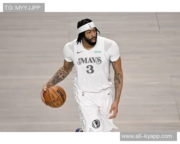 浓眉首节表现稳健6分4板1助助力球队中规中矩展现实力